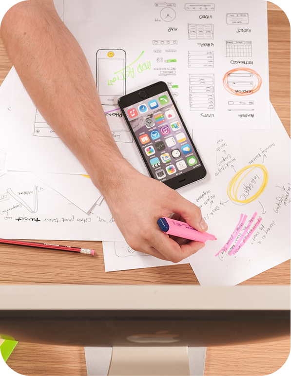 Sketches papier — phase d'idéation