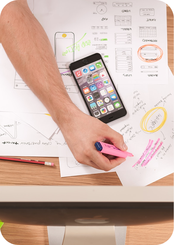 Jeune skateur dans Paris — culture urbaine et lifestyle