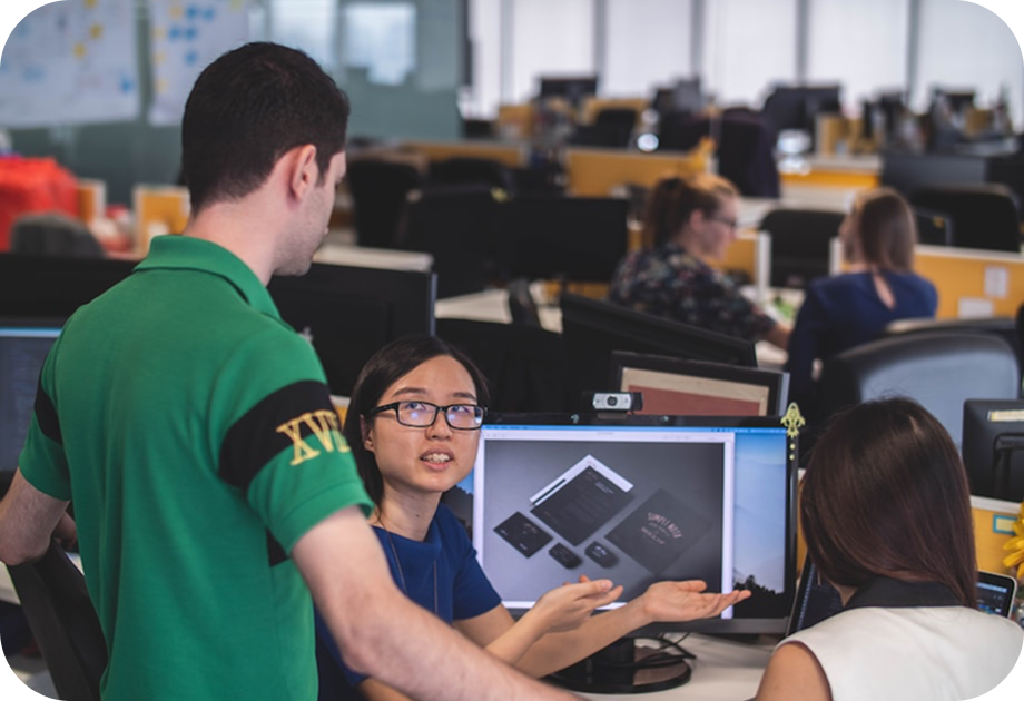 Équipe RSE en réflexion produit